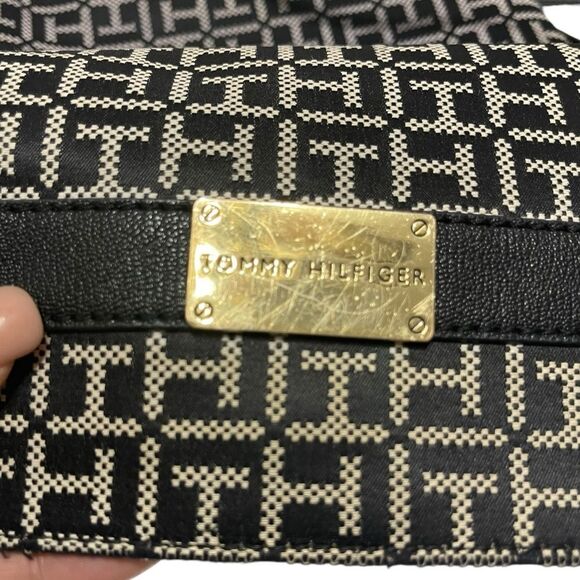 Tommy Hilfiger Monogram Crossbody Bag - Picture 13 of 13